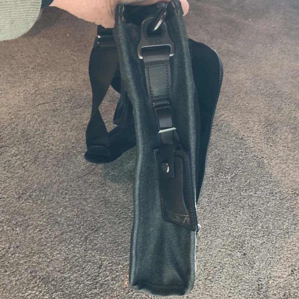 Tumi slim deluxe